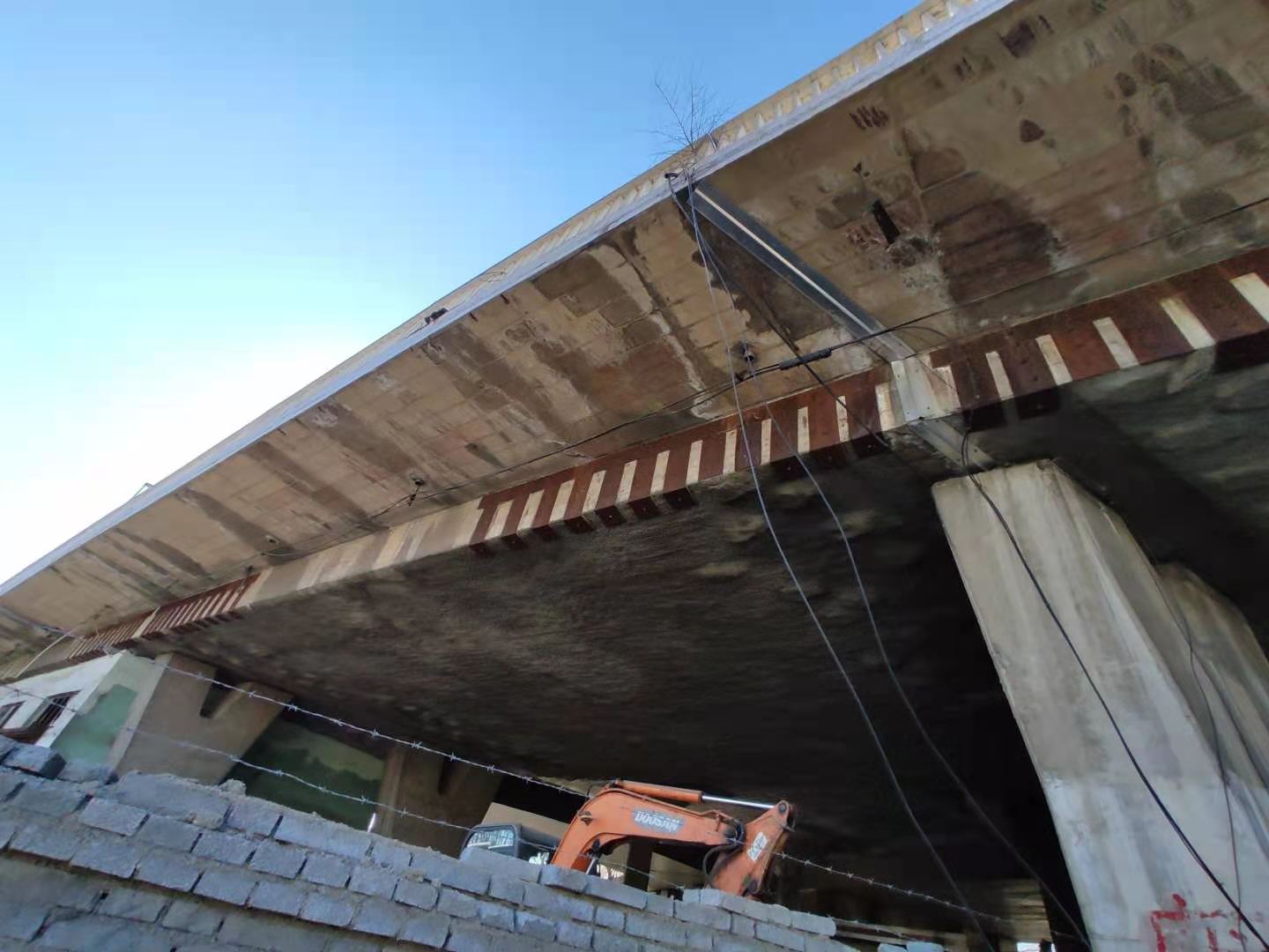滕州桥梁粘钢加固的四大特性